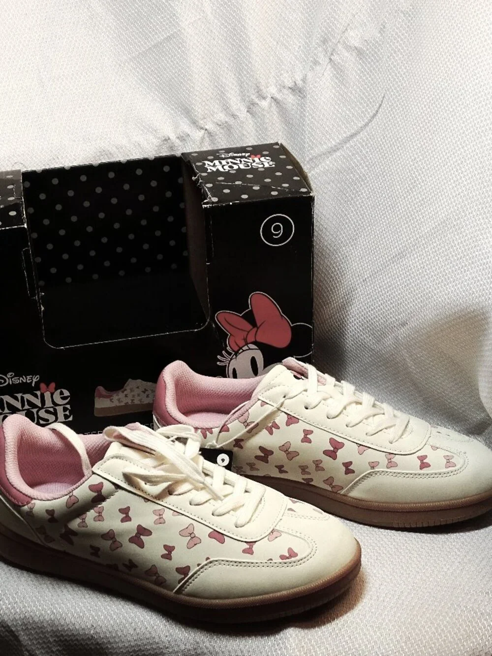 Disney Minnie Mouse Ladies Character Sneakers Size 9